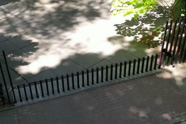 Hydraulic Fencing Gates